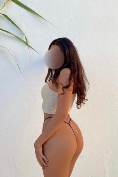 Elite LAMIA - Brunette European GFE Escort - Escort Ads